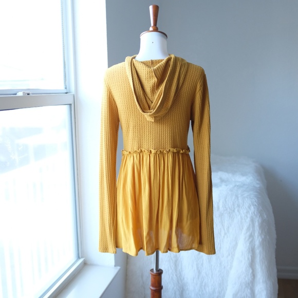 7 items for $25 GORGEOUS MUSTARD TOP - Picture 6 of 8